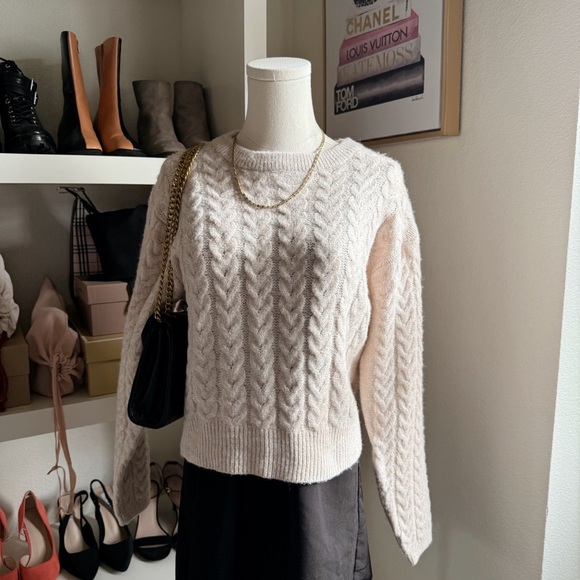 NWT Beautiful Light Pink Knit Sweater Size Large - Picture 4 of 7